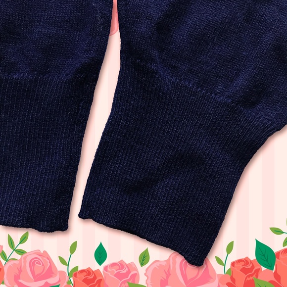 Cute Floral Sweater from Japan 💙🖤🌼🌼🌼 - Picture 4 of 5